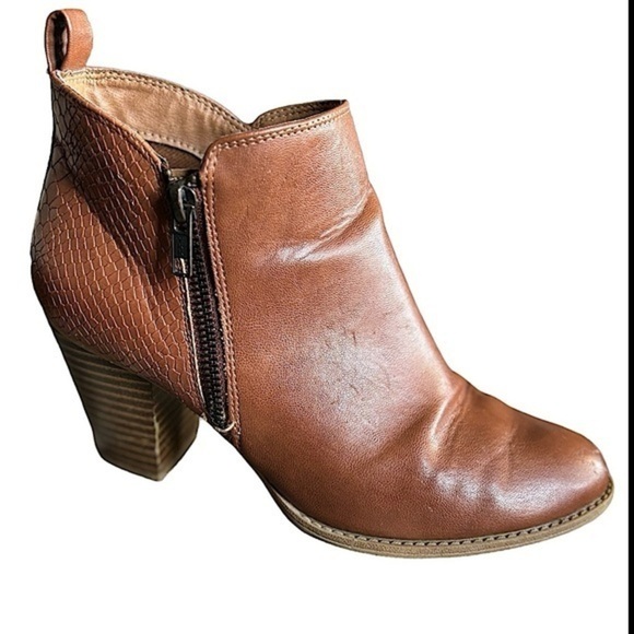 Euro Soft Savina Boot Chestnut Brown Size 7.5 Heeled Ankle Boots Sofft - Picture 1 of 13